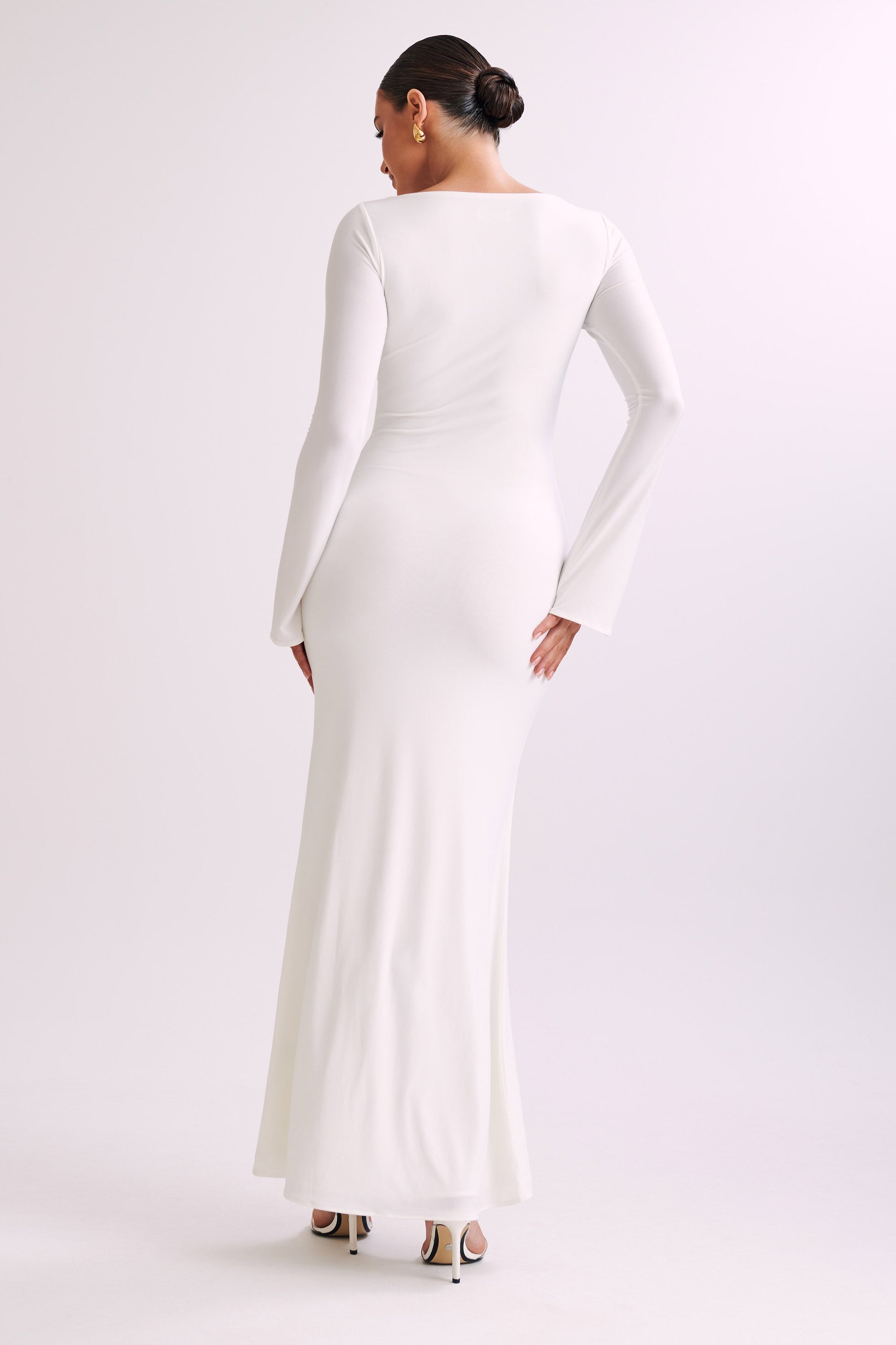 Elfenbeinfarbenes Kleid