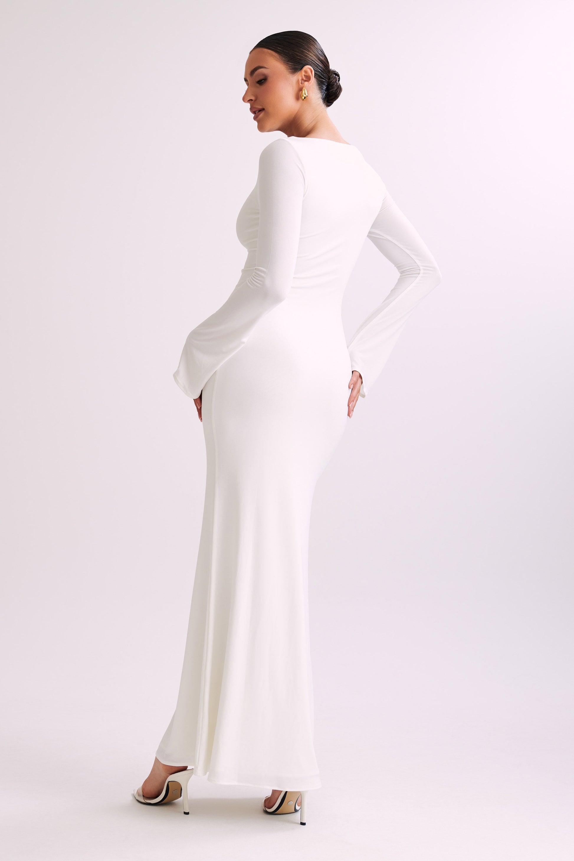 Elfenbeinfarbenes Kleid